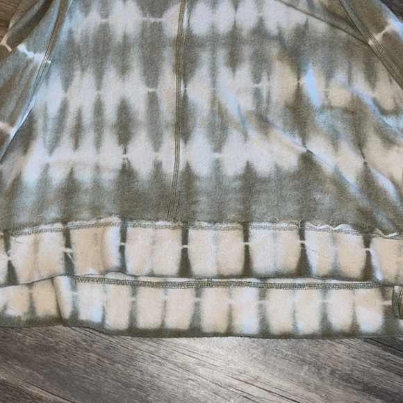 Free People Sweatshirt - Picture 3 of 3